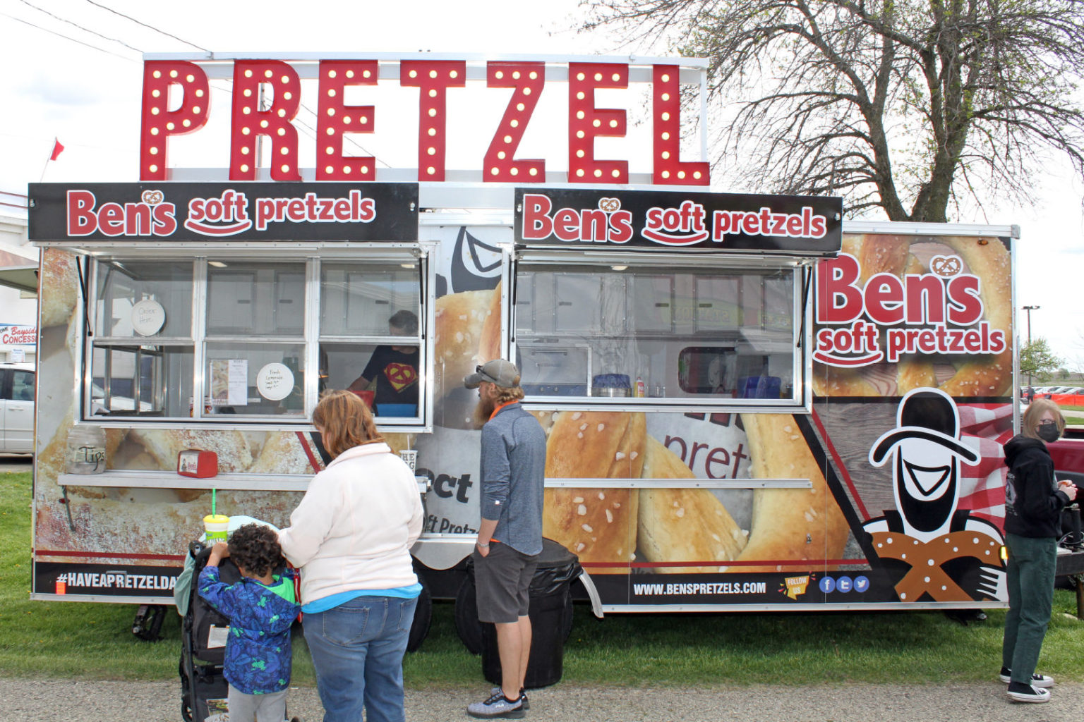 Bens-Pretzel-Food-Truck-Dodge-County-Fairgrounds-